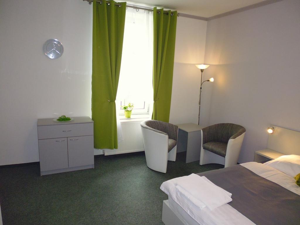 Pension Kamenny Dvur Marianske Lazne Exterior photo